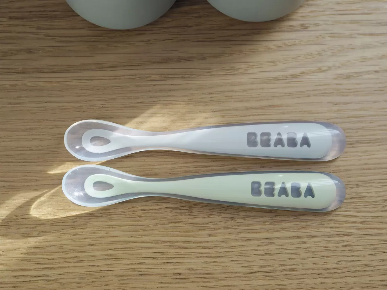 BÉABA Couverts, Vaisselle Et Bavoirs-Lot De 2 Cuilleres 1Er Age Silicone Avec Boite De Transport